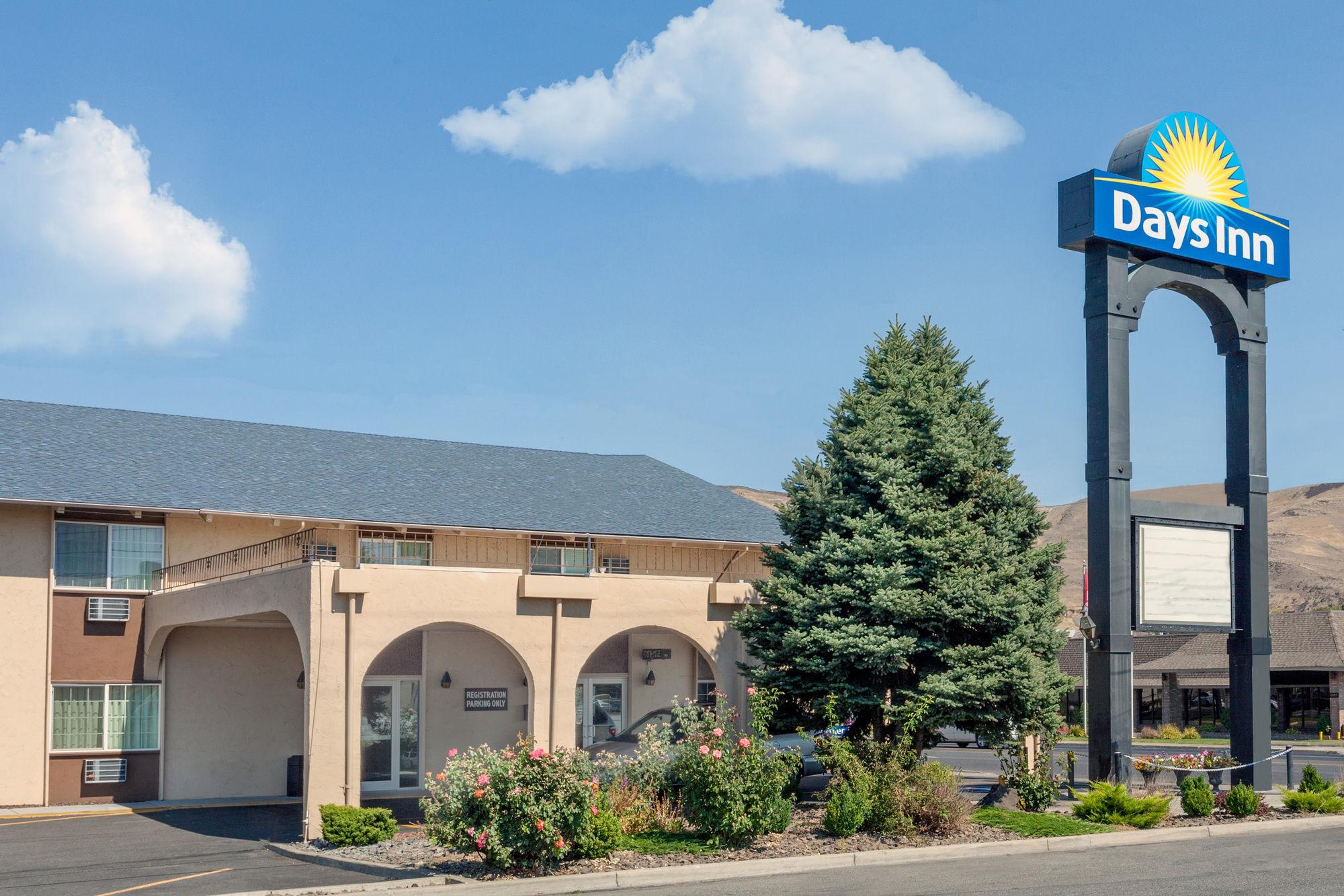 Days Inn By Wyndham Якіма Екстер'єр фото